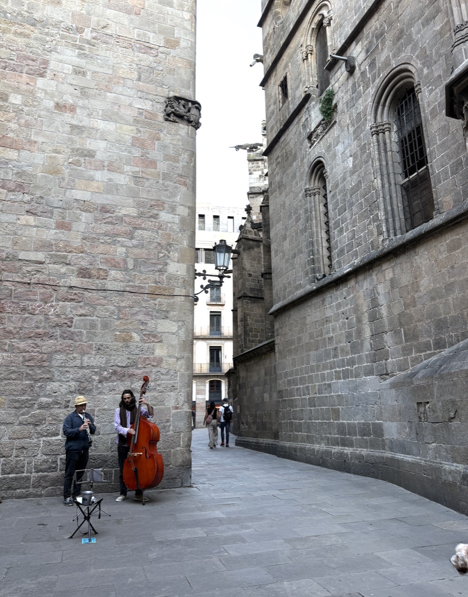 street musicians in barcelona